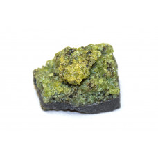 Минерал Хризолит 3.5х6х4.5 см