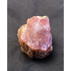 минерал Турмалин 3х2.7х3 см