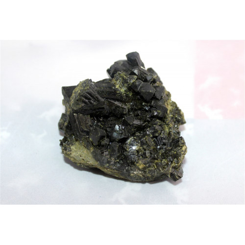 минерал Эпидот 7х7х6 см